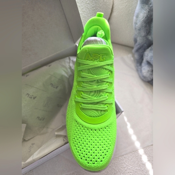 NIB! APL, Women's Techloom Tracer, Green/White/Clear, Size 8, MSRP $280 - Picture 3 of 6